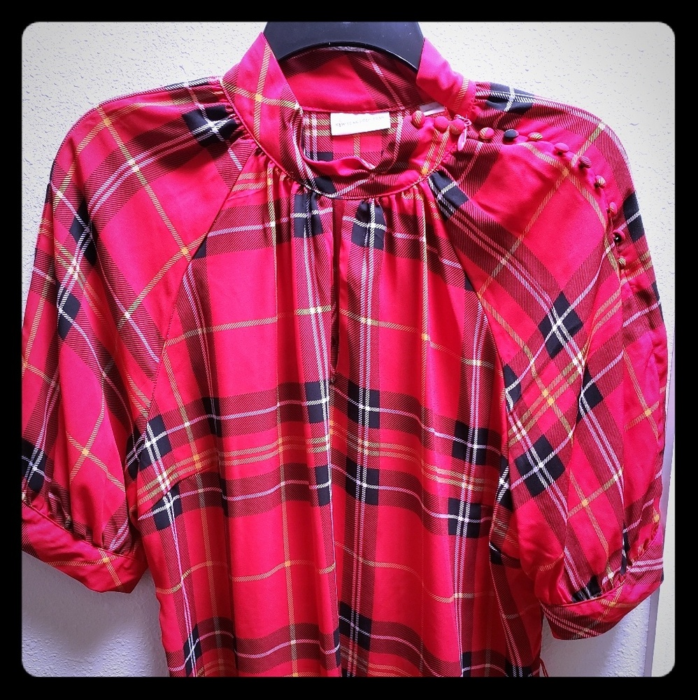 Turtle neck short sleeve blouse